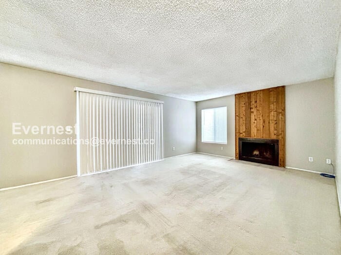 Building Photo - 3215 Midway Dr