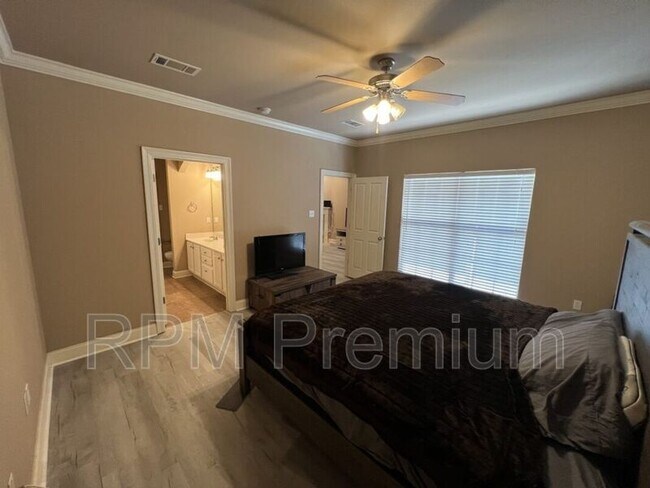 Building Photo - 4000 Mchugh Rd