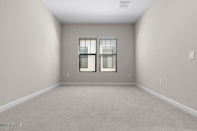 Building Photo - 4815 E Village Dr