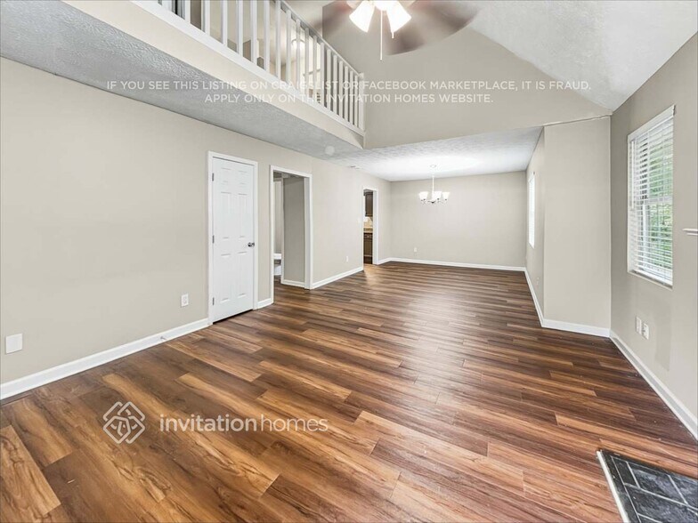 Building Photo - 6611 Crossing Creek Point