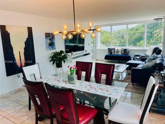 Building Photo - 8233 Harding Ave