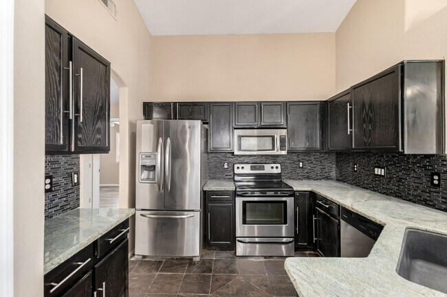 Building Photo - Charming 4-Bedroom Peoria Home with Private Pool – Great Location!