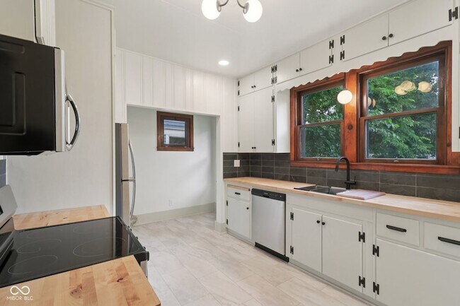 Building Photo - 615 N Grant Ave