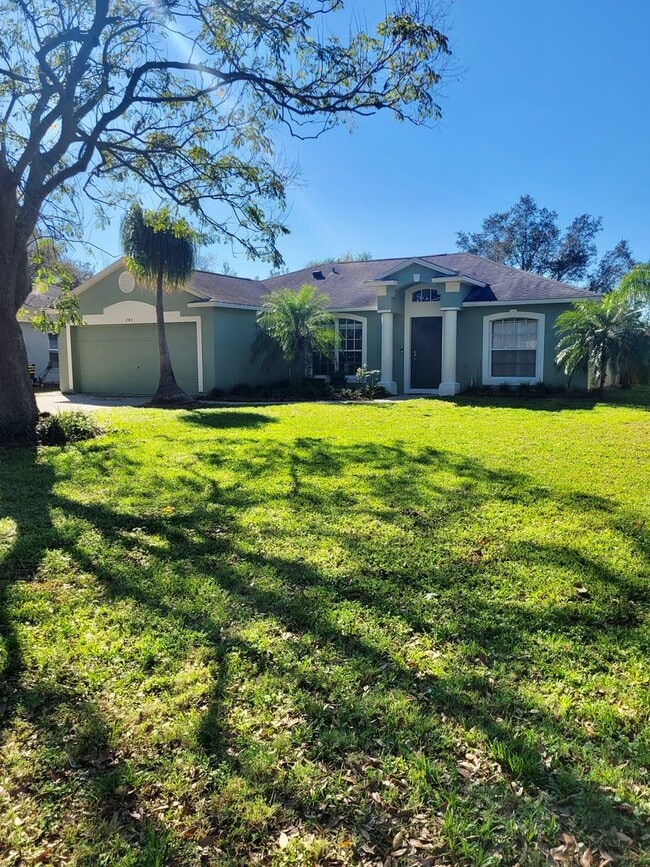 Building Photo - Fully furnished 3 bed 2 bath in beautiful Davenport