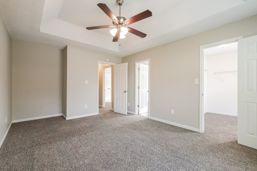 Building Photo - 3444 Sumter Pl