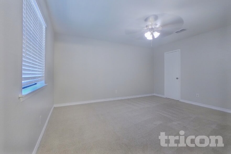 Building Photo - 716 Fair Meadows Dr