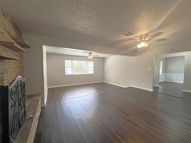Building Photo - 1431 Eastview Dr