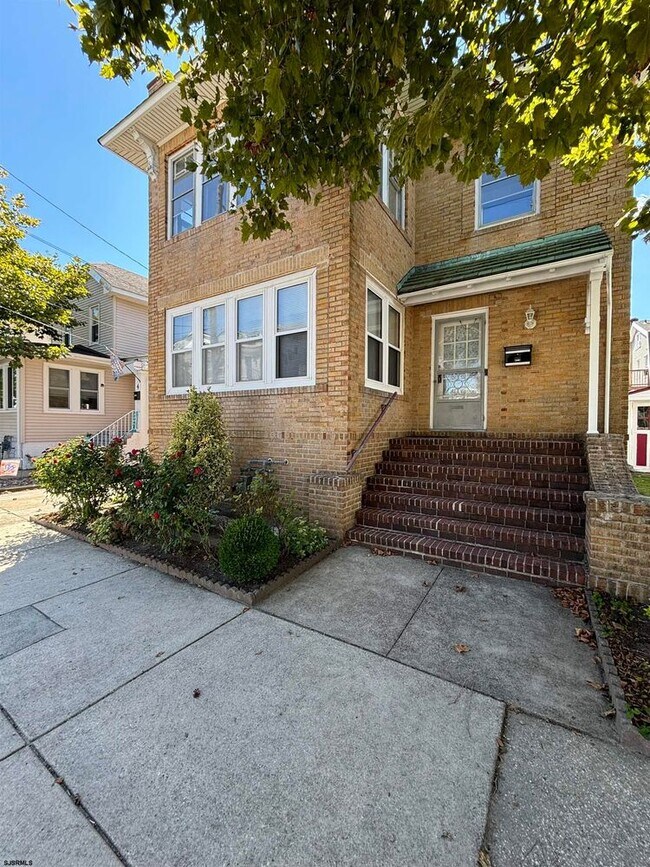 Primary Photo - 6 N Austin Ave