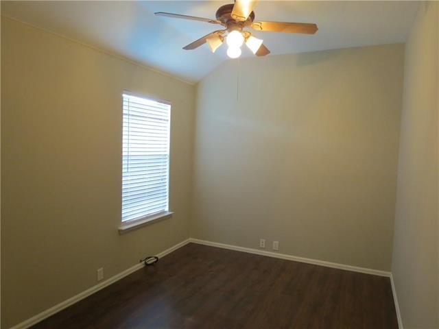 Building Photo - 633 Blue Sky Dr