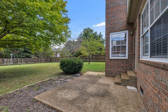 Building Photo - Spotless home in sought after Fieldstone Farms!