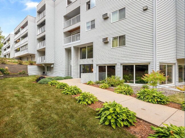 Building Photo - 175 county road b2 E