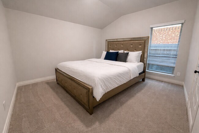 Building Photo - 12807 Spiegel St