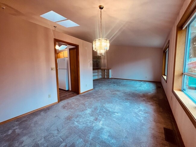 Building Photo - Absolutely Gorgeous Single Family Home located at Olympia!