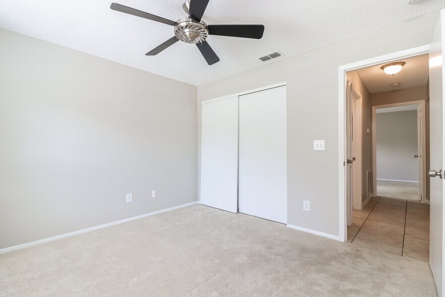 Building Photo - 1810 Coyote Pl