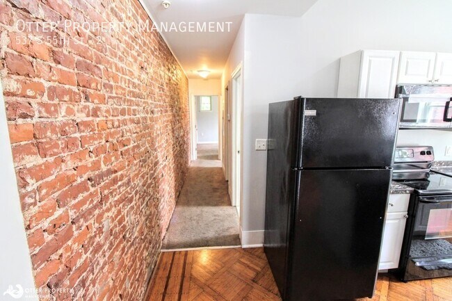 Building Photo - 537 S 55th St