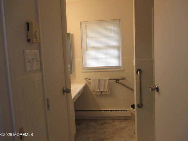 Building Photo - 52D Cambridge Ct