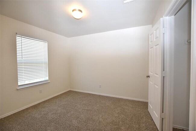 Building Photo - 700 Bayberry Cir