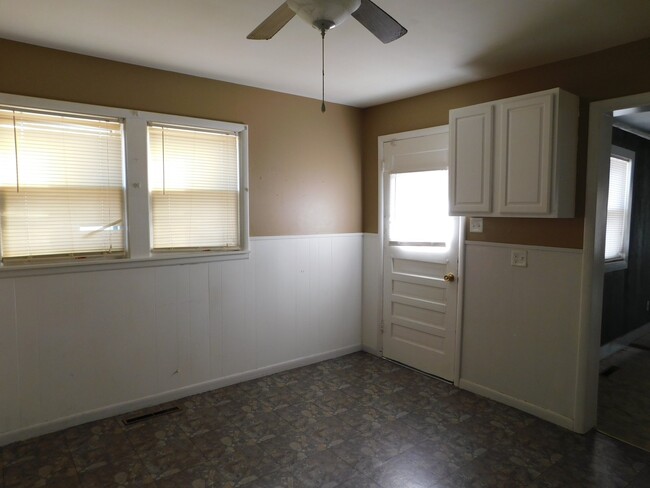 Building Photo - 3 bedroom/2 bath home in El Dorado!