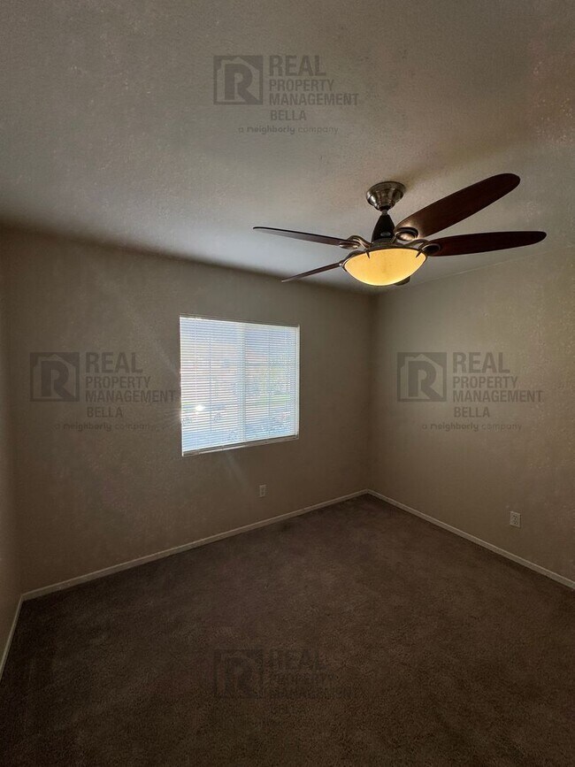 Building Photo - Spacious & Stylish 5-Bed, 3-Bath Home in Prime Murrieta Location