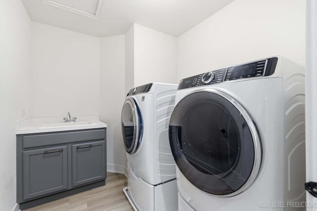 Building Photo - 12513 S Willowgate Ln