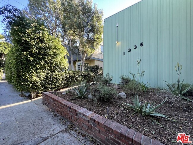 Building Photo - 1336 Franklin St