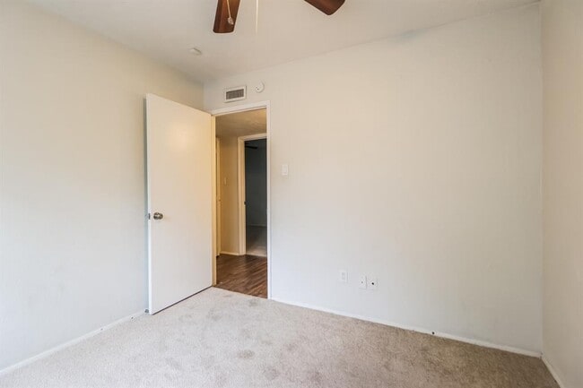 Building Photo - 3811 Broken Elm Dr
