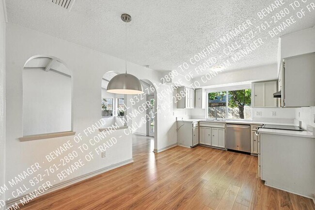 Building Photo - 1745 Crystal Way