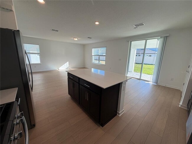 Building Photo - 33424 Binding Ties Ln