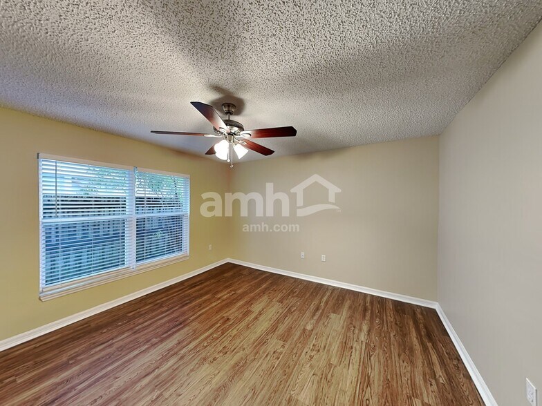 Building Photo - 237 Sawyerwood Pl