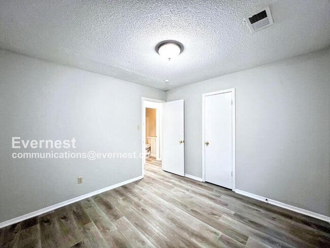 Building Photo - 3760 Heathcliff Dr
