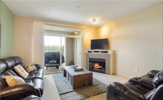 Building Photo - Beautiful Waterford Crossing 2 bedroom Con...