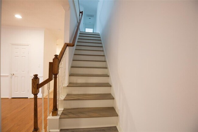 Building Photo - 5413 Kiam St