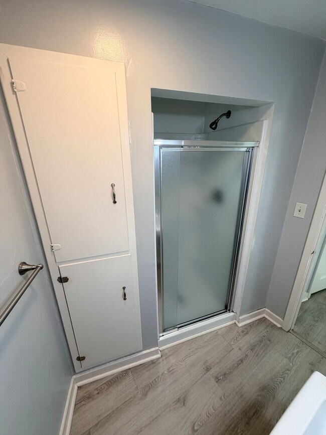Building Photo - One Bedroom Cottage in the Heart of Salem