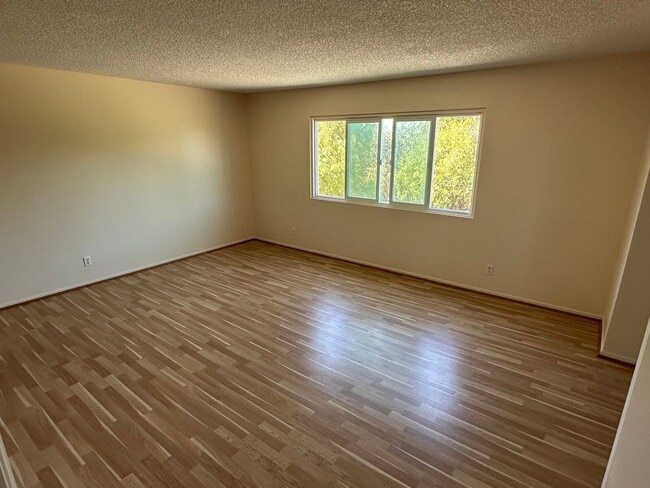 Building Photo - 4 Bedroom 2 Bath Home in Orcutt