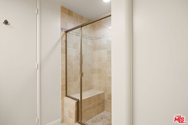 Building Photo - 2122 Century Park Ln