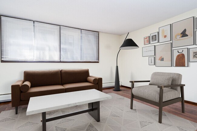 Interior Photo - 2626 Fremont Ave S