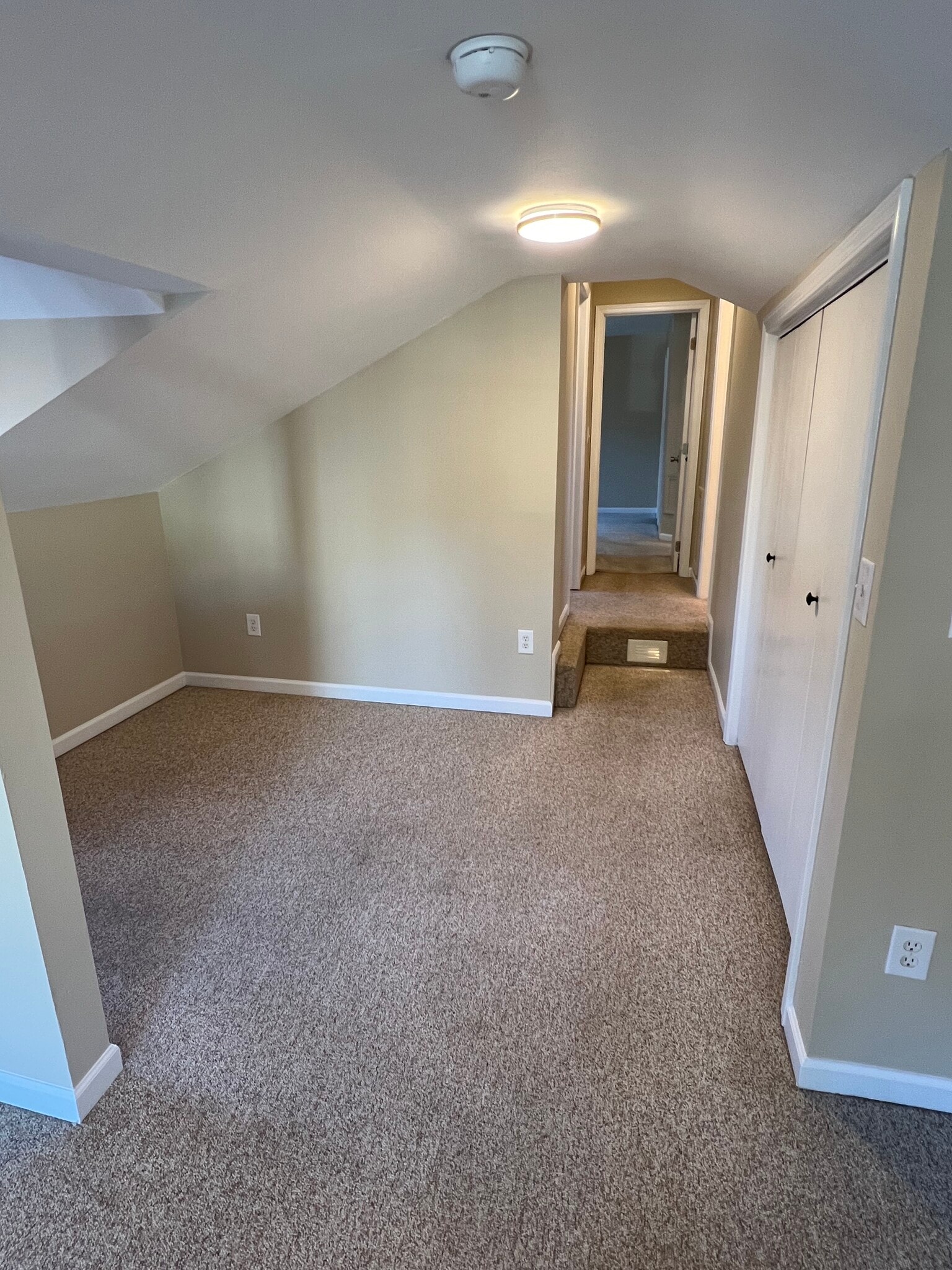 Building Photo - 176 Duer St