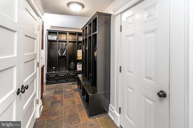 Building Photo - 24 Camelia Ct