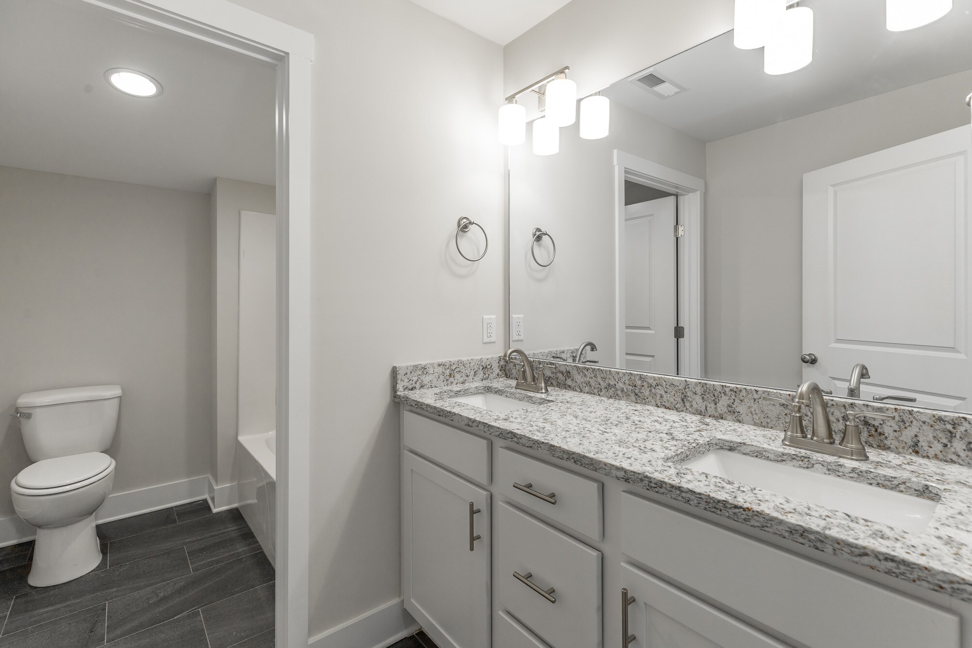 Building Photo - 4688 Heiskell Dr