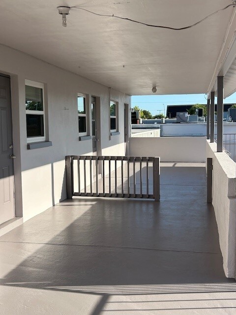 Building Photo - 411 S Nimbus Ave