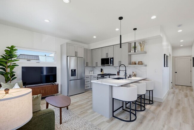 Building Photo - 426-426 Arbor Dr