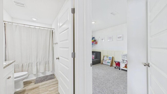 Building Photo - 235 Gray Owl Dr