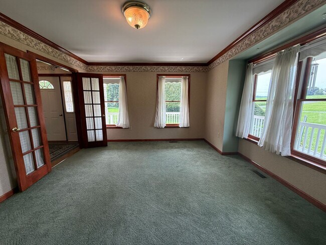 Building Photo - 1695 Louser Rd