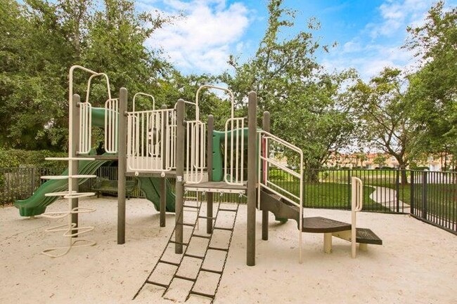 Building Photo - 22118 Majestic Woods Way