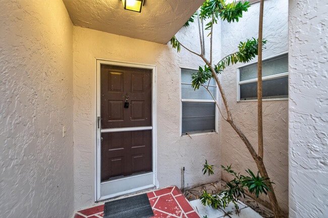 Building Photo - 6147 Waldwick Cir