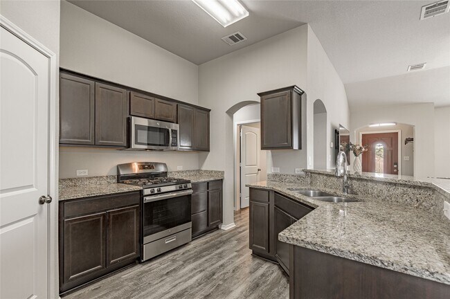 Building Photo - 133 Bates Ct