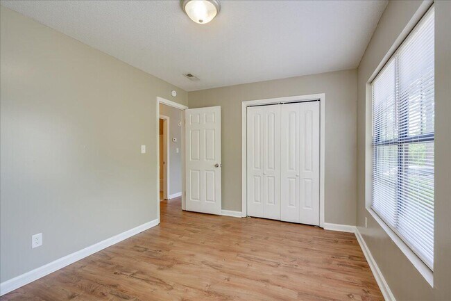 Building Photo - 2339 Walden Dr