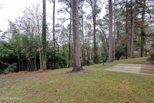 Building Photo - 1390 N Hills St