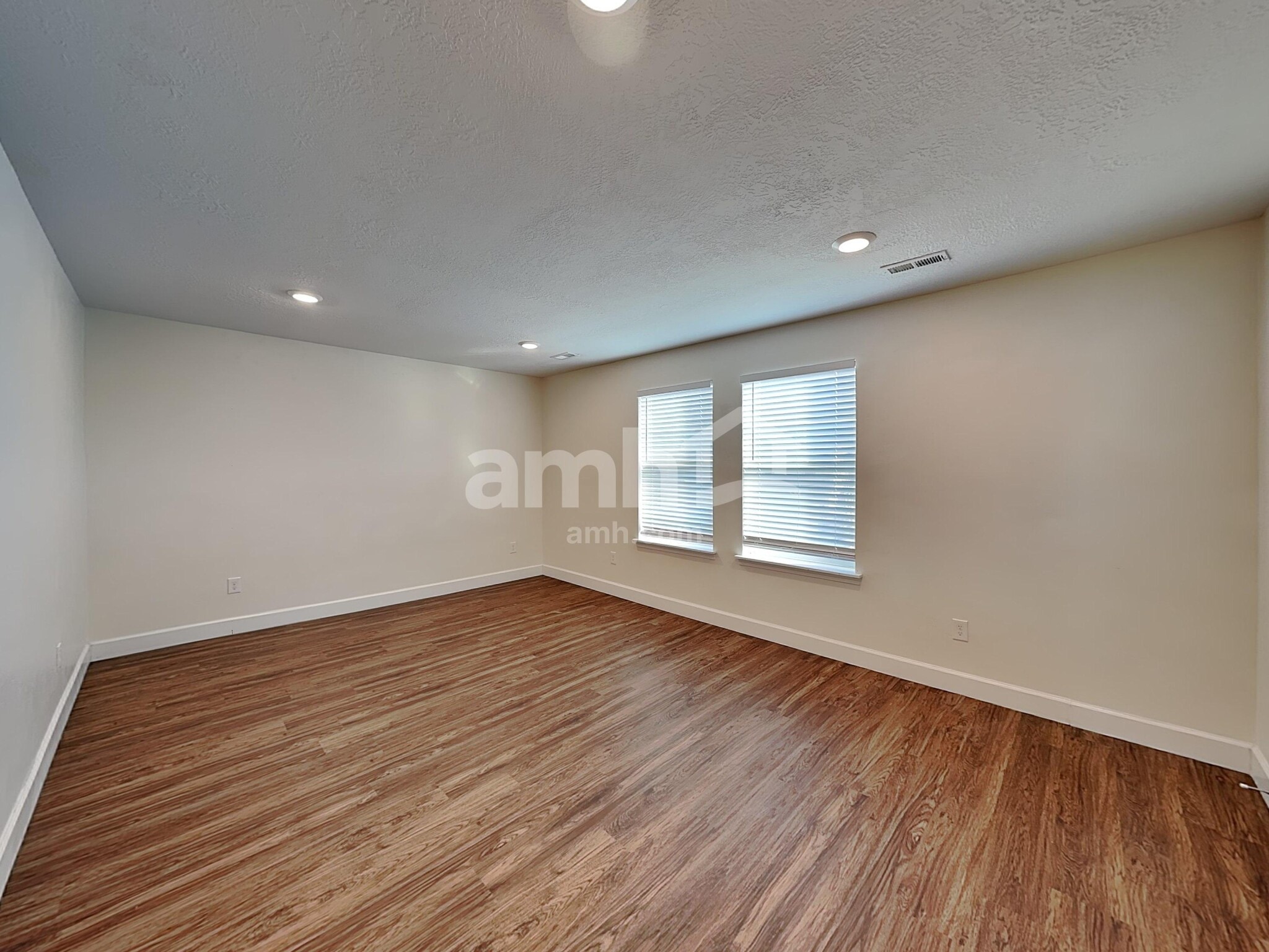 Building Photo - 2325 S Wild Horse Way