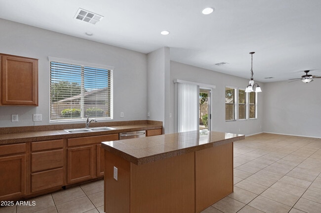 Building Photo - 1696 S Falcon Dr